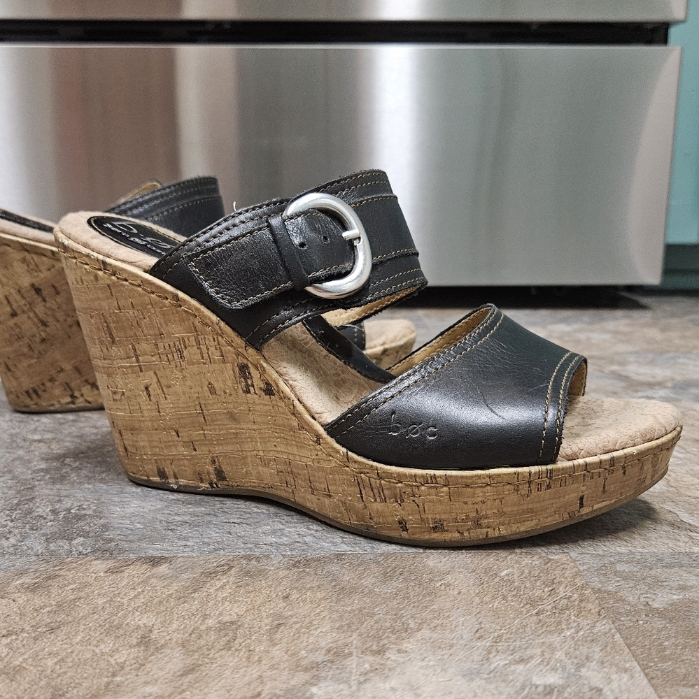 b.o.c. Black Leather Platform Wedge Sandals C17903 CIJ12 sz 8